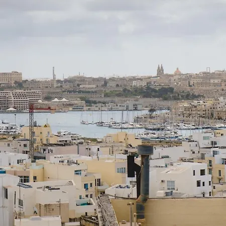 Sliema, Savoia Luxury For 5 Guests Apartmán Gzira